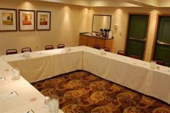 Country & By Radisson, Bel Air-aberdeen, Md Hotel 3*