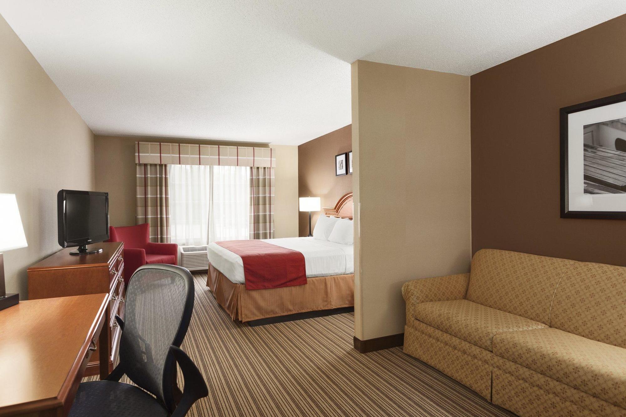 Country & By Radisson, Bel Air-aberdeen, Md